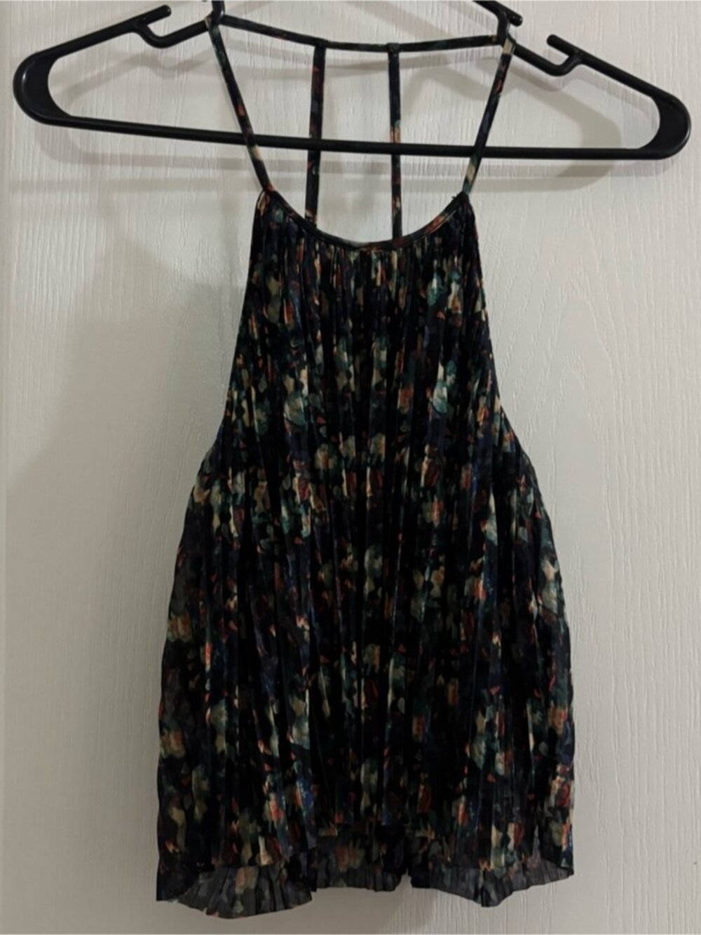 Kimchi Blue Black Multicolor Pleated Halter Camisole